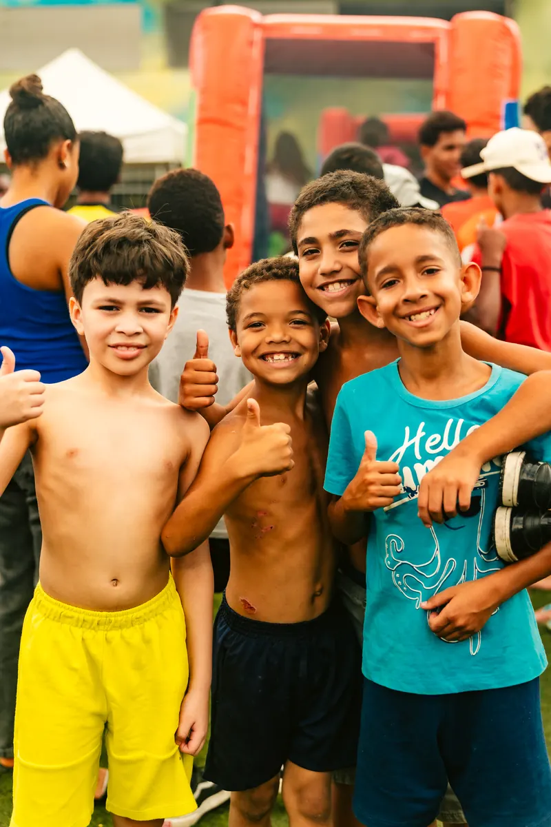 Crianças no Instituto DZ7